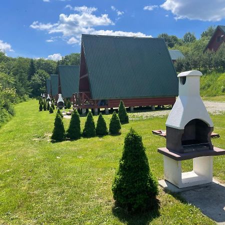 Uweronci Hotell Ustrzyki Dolne Exteriör bild