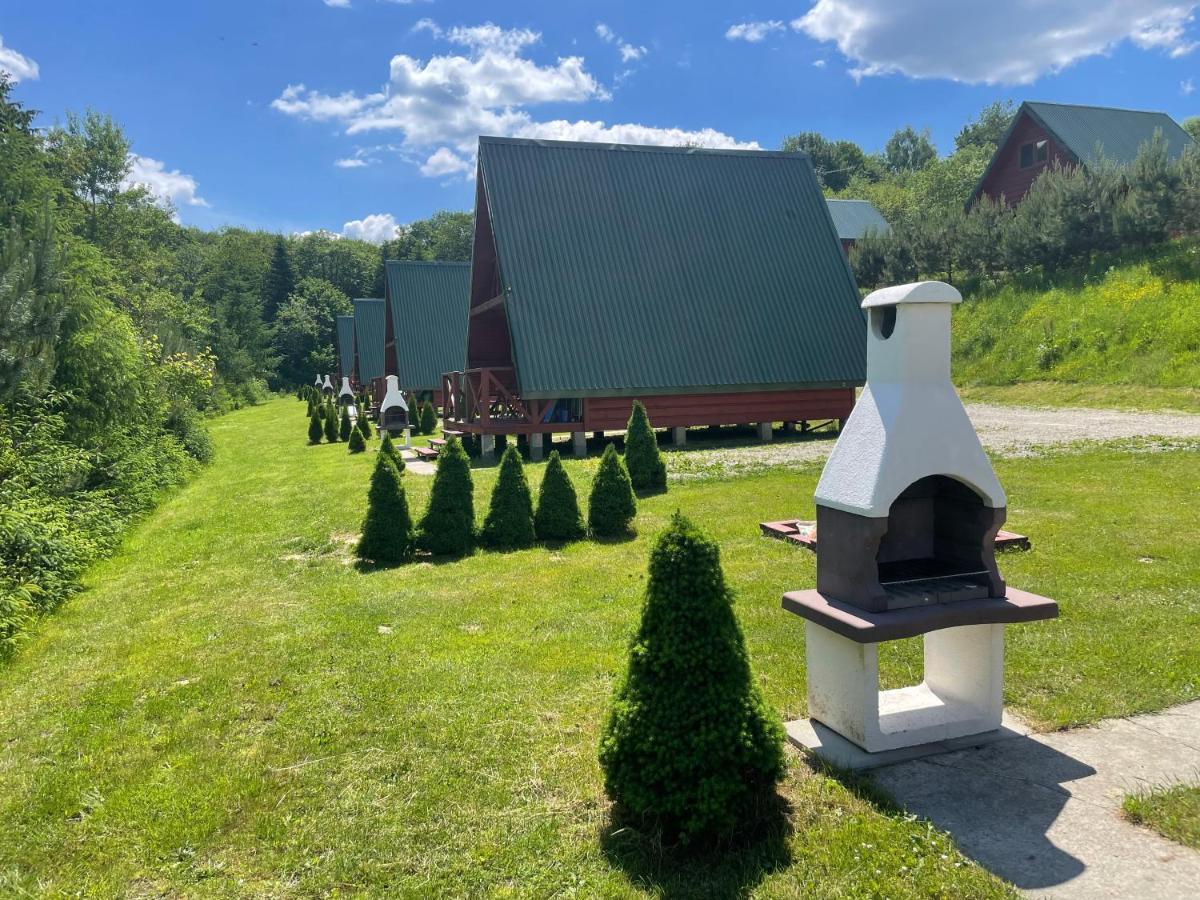 Uweronci Hotell Ustrzyki Dolne Exteriör bild