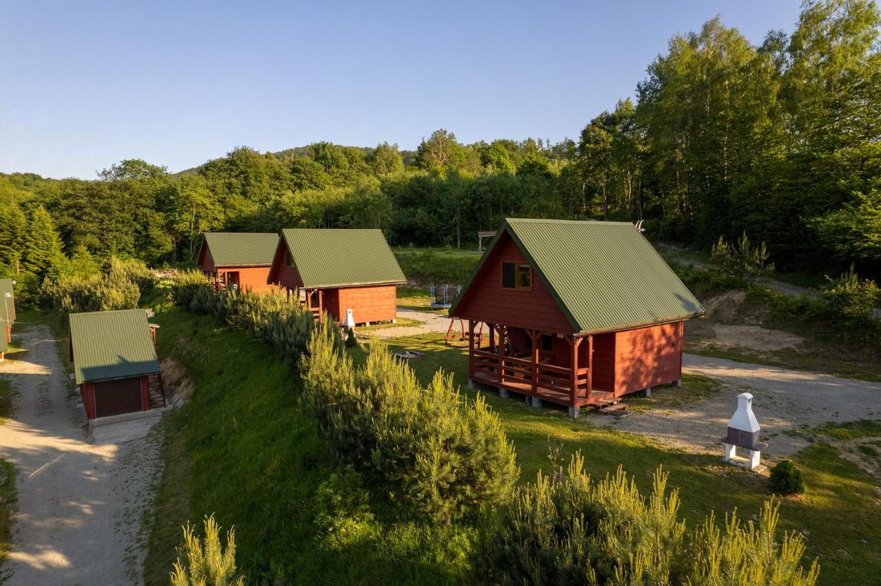 Uweronci Hotell Ustrzyki Dolne Exteriör bild