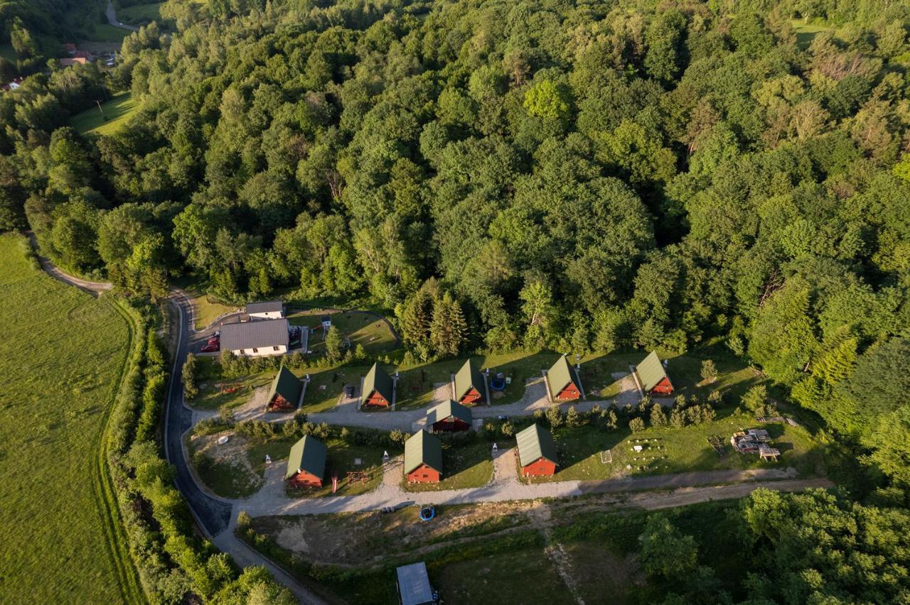 Uweronci Hotell Ustrzyki Dolne Exteriör bild