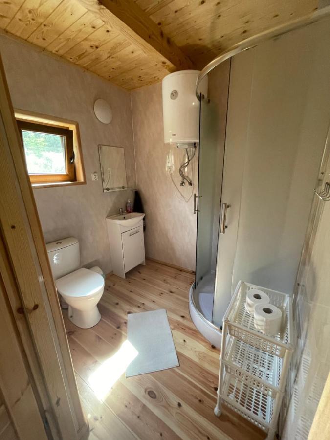 Uweronci Hotell Ustrzyki Dolne Exteriör bild