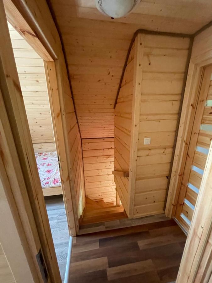 Uweronci Hotell Ustrzyki Dolne Exteriör bild